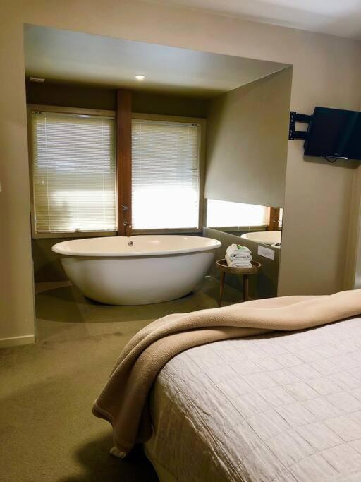 Hepburn Hideaway Villa ~ Hepburn / Daylesford Hepburn Springs Exteriör bild